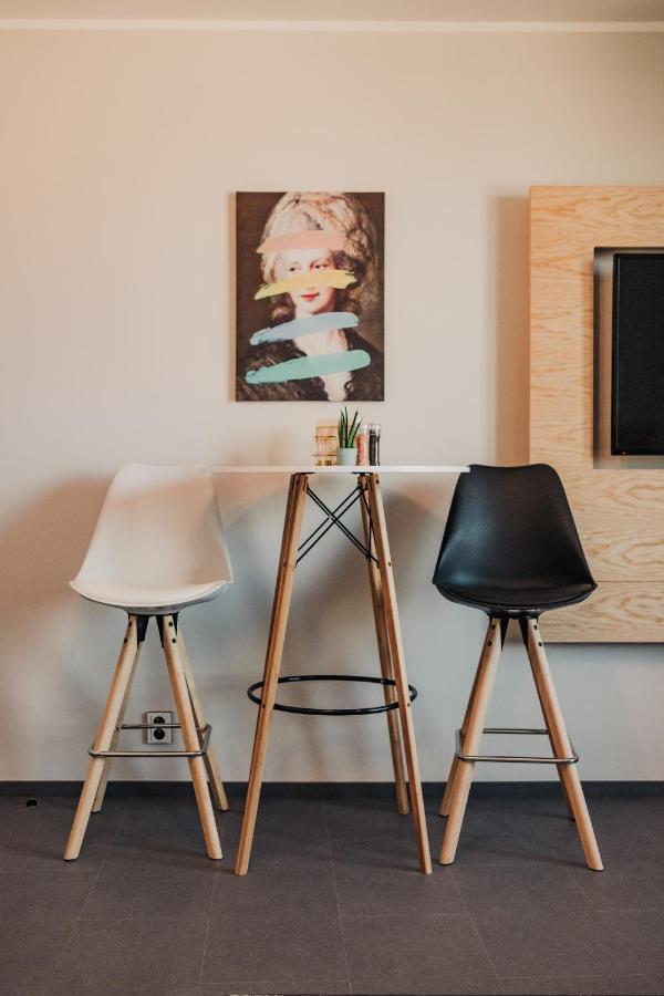 Ferienwohnung Beautiful New Studio, 400M From The Square Pilsen Exterior foto