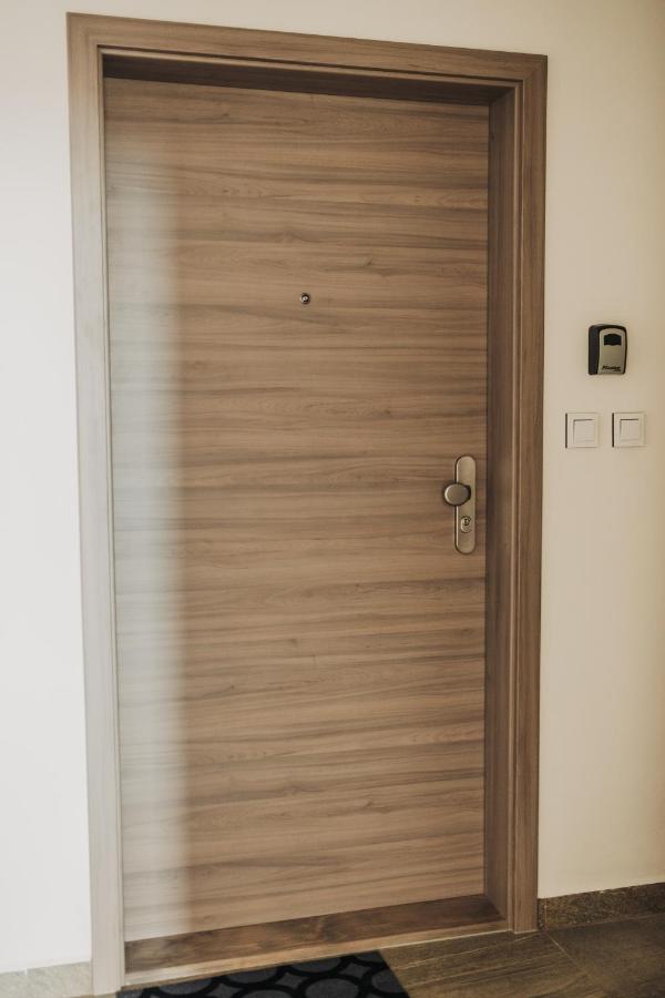 Ferienwohnung Beautiful New Studio, 400M From The Square Pilsen Exterior foto